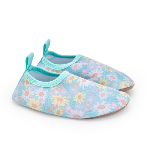 Escarpin floral pastel Waterlemon. Ideal para llevar en playa, piscina y en rio para evitar que se quemen en los pies. Precio: 16,95 euros